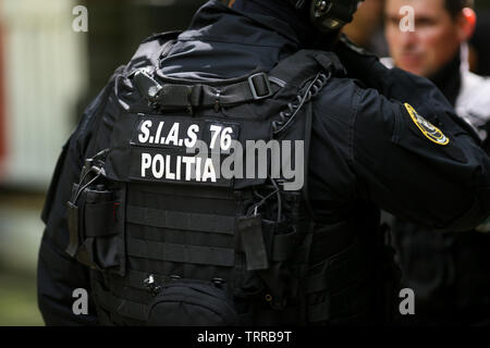 Bukarest, Rumänien - 10. Juni 2019: Details mit dem einheitlichen und Security Kit eines rumänischen SIAS (der Service für besondere Maßnahmen der rumänischen Polizeiaufgebot Stockfoto