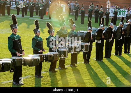 North Hall County High School Band corp drum zu Hause vor Beginn der Freitag Abend Fußball Spiel. Foto: © Billy Grimes Stockfoto