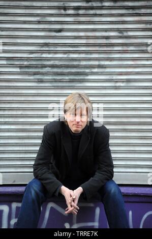 Thema Michel Faber in seinem Haus in Edinburgh Bild Copyright Chris Watt - Tel.: 07887 554 193 Info@chriswatt.com www.chriswatt.com Stockfoto