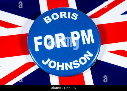 London, Großbritannien - 29 Mai 2019: ein Abzeichen mit Boris Johnson für Premierminister, dargestellt über die die Flagge des Vereinigten Königreichs. Boris Johnson ist einer der c Stockfoto