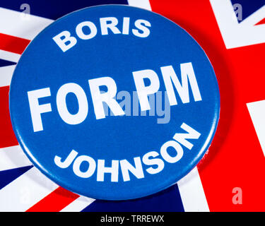 London, Großbritannien - 29 Mai 2019: ein Abzeichen mit Boris Johnson für Premierminister, dargestellt über die die Flagge des Vereinigten Königreichs. Boris Johnson ist einer der c Stockfoto