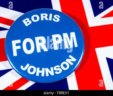 London, Großbritannien - 29 Mai 2019: ein Abzeichen mit Boris Johnson für Premierminister, dargestellt über die die Flagge des Vereinigten Königreichs. Boris Johnson ist einer der c Stockfoto