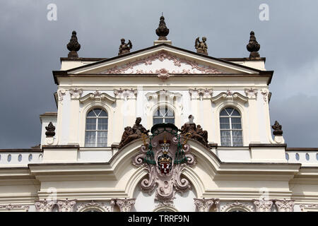 Palast der Erzbischöfe auf der Prager Burg Square Stockfoto