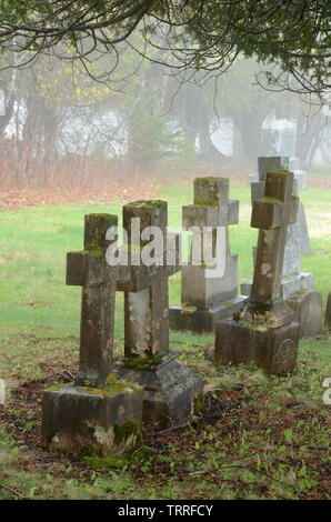 Stein Kreuze in einem Friedhof in New Brunswick, Kanada Stockfoto