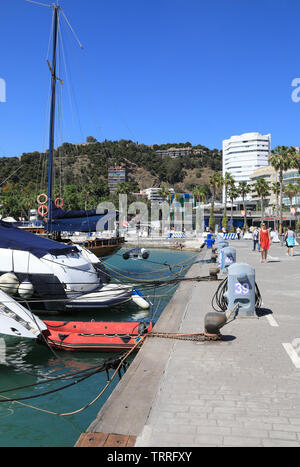 Die Yachten auf dem stilvollen Port in Malaga an der Costa del Sol in Andalusien, Spanien, Europa Stockfoto