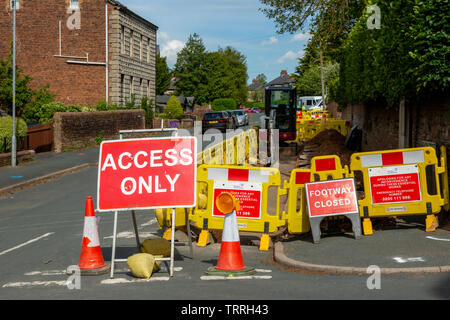 Straßensperre in einem Land, Stadt, Großbritannien Stockfoto