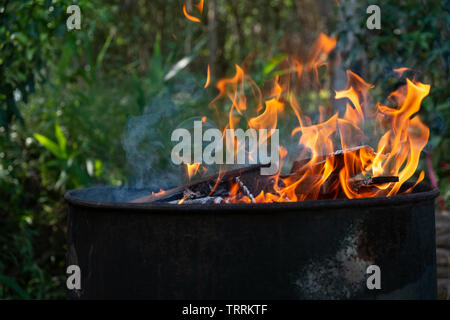 Auf Feuer Flamme Stockfoto
