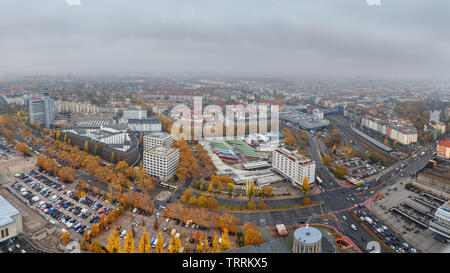 Areal Blick auf Berlin von Funkturm Nebel im Herbst. Deutschland Stockfoto