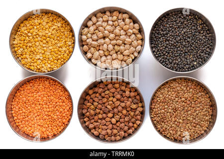 Kichererbsen (Channa) / rote Linsen (masoor Dal)/Split Kichererbsen (Channa)/Schwarzes Gramm/schwarze Linsen (URAD)/Kichererbsebohnen (kabuli Channa)/Pferd Stockfoto