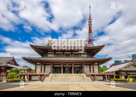 Aula der zojoji und Tokyo Tower in Japan Stockfoto