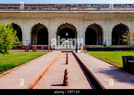 New Delhi, Indien - Februar 2019. Neue DelhiI, Indien - Februar 2019. Das Rote Fort Komplex, eine Mughal historische Festung in der Hauptstadt von Indi entfernt Stockfoto