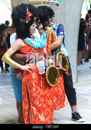 Fidschi Fans bei der Rugby Sevens Turnier in Hong Kong. Stockfoto