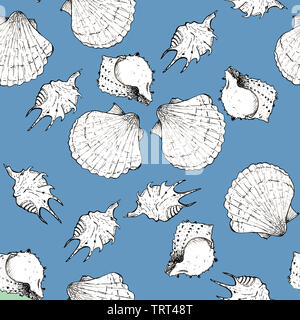 Weiße und schwarze Skizze Abbildung: Muscheln auf blauem Hintergrund. Nahtlose Muster. Isolierte Elemente Stockfoto