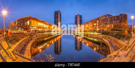 Ein Panorama des Chatham Kais Entwicklung auf St. Mary's Island im Medway, Kent. Stockfoto