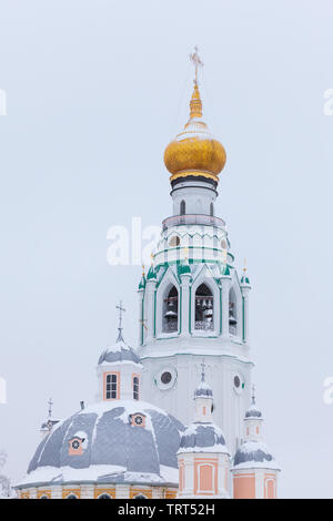 Kirchturm der St. Sophia Kathedrale in Vologda, Russland. Es wurde 1869-1870 gebaut Stockfoto