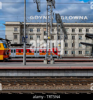 Gdynia Głowna (Main) Station, nördlich von Danzig, die zusammen mit der dreistadt Sopot in Pommern, Polen form Stockfoto