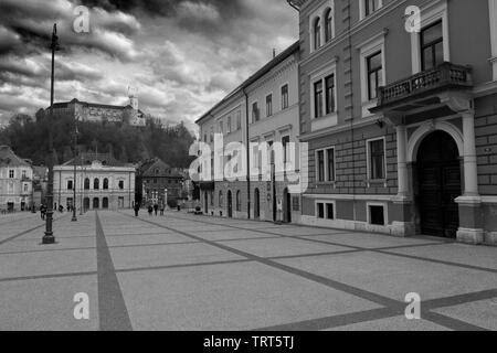 Blick über Congress Square in der Dämmerung, Ljubljana, Slowenien, Europa Stockfoto