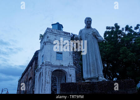 Statue des Hl. Franz Xaver in der St. Pauls Kirche in Malacca City Malaysia Stockfoto