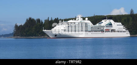 Seabourn Sojourn vor Anker in Britisch-Kolumbien Stockfoto