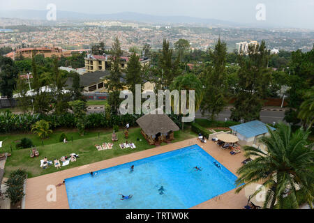 Ruanda, Kigali, Swimmingpool des Hotel Mille des Collines, Drehort für den Film Hotel Ruanda über den Völkermord im Jahr 1994 Stockfoto