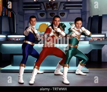 STEVE CARDENAS, JASON DAVID FRANK und JOHNNY YONG in POWER RANGERS ZEO-TV (1996). Copyright: Nur die redaktionelle Nutzung. Kein Merchandising oder Buch deckt. Dies ist eine öffentlich verteilten Handzettel. Zugriffsrechte nur, keine Lizenz des Urheberrechts zur Verfügung gestellt. Nur in Verbindung mit Werbung für diesen Film. Stockfoto