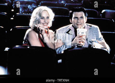 PATRICIA ARQUETTE und CHRISTIAN SLATER in True Romance (1993). Copyright: Nur die redaktionelle Nutzung. Kein Merchandising oder Buch deckt. Dies ist eine öffentlich verteilten Handzettel. Zugriffsrechte nur, keine Lizenz des Urheberrechts zur Verfügung gestellt. Nur in Verbindung mit Werbung für diesen Film. Credit: MORGAN CREEK/DAVIS FILME/Album Stockfoto