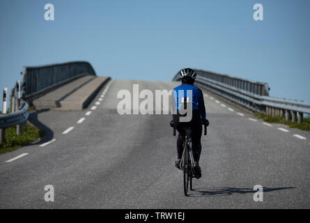 Erkunden sie Norwegen mit dem Fahrrad im Sommer 2019 Stockfoto