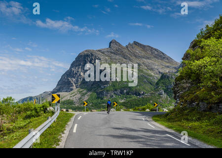 Erkunden sie Norwegen mit dem Fahrrad im Sommer 2019 Stockfoto