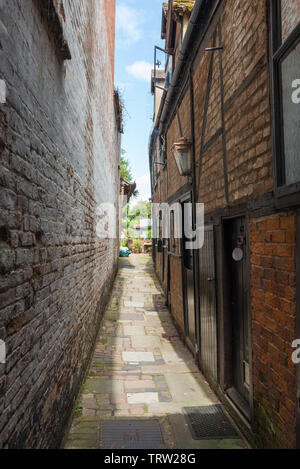 Smiths Court, einen engen Durchgang in Stroud, Gloucestershire Stockfoto