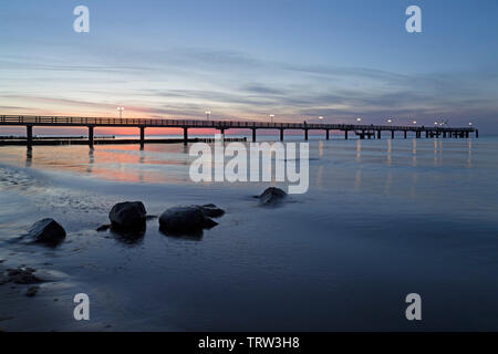 Pier am Abend, Kühlungsborn, Mecklenburg-Vorpommern, Deutschland Stockfoto