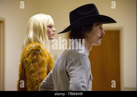 MATTHEW MCCONAUGHEY und JARED LETO IN DALLAS KÄUFER CLUB (2013). Copyright: Nur die redaktionelle Nutzung. Kein Merchandising oder Buch deckt. Dies ist eine öffentlich verteilten Handzettel. Zugriffsrechte nur, keine Lizenz des Urheberrechts zur Verfügung gestellt. Nur in Verbindung mit Werbung für diesen Film. Credit: SPANNUNG BILDER / Album Stockfoto