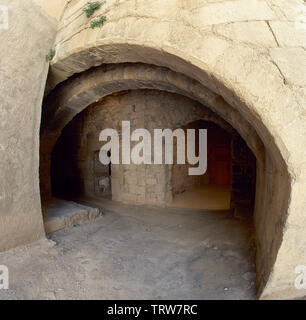 Spanien, Katalonien, in der Provinz Lleida, Verdu. Die Burg. 12.-14. Jahrhundert. Innenansicht der Durchgänge. Stockfoto