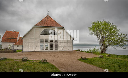 FREDENSBORG, Dänemark - 18. MAI 2019: Fredensborg Palace ist ein Palast, am östlichen Ufer des Sees Esrum in Fredensborg auf der Insel Seeland Stockfoto