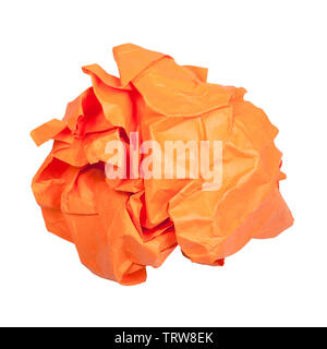 Zerknittert Papier Kugel orange auf weißem Hintergrund Stockfoto