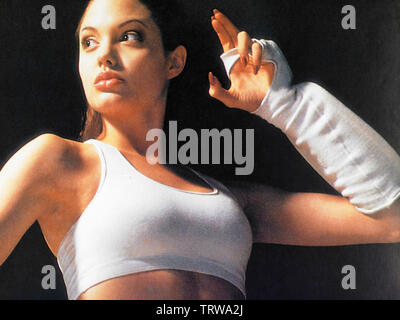 ANGELINA JOLIE in CYBORG 2 (1993). Copyright: Nur die redaktionelle Nutzung. Kein Merchandising oder Buch deckt. Dies ist eine öffentlich verteilten Handzettel. Zugriffsrechte nur, keine Lizenz des Urheberrechts zur Verfügung gestellt. Nur in Verbindung mit Werbung für diesen Film. Credit: TRIMARK PICTURES/Album Stockfoto