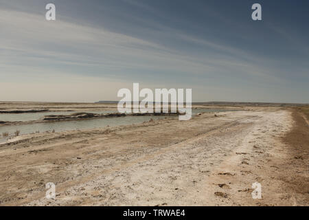 Die ausgetrockneten Aralsee, die wasserkrise auf dem Planeten und das Konzept des Klimawandels Stockfoto