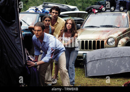 JEREMY SISTO, ELIZA DUSHKU, Emmanuelle Chriqui und DESMOND HARRINGTON in WRONG TURN (2003). Copyright: Nur die redaktionelle Nutzung. Kein Merchandising oder Buch deckt. Dies ist eine öffentlich verteilten Handzettel. Zugriffsrechte nur, keine Lizenz des Urheberrechts zur Verfügung gestellt. Nur in Verbindung mit Werbung für diesen Film. Quelle: 20th Century Fox/Regency Enterprises/Album Stockfoto