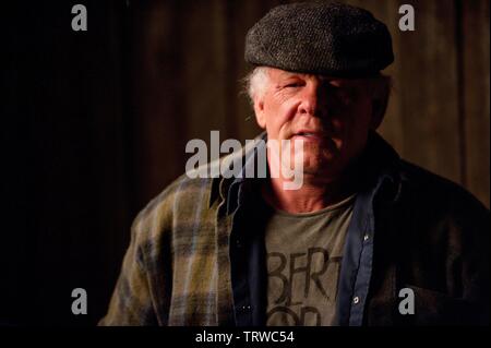 NICK NOLTE in DIE FIRMA, DIE SIE HALTEN (2012). Copyright: Nur die redaktionelle Nutzung. Kein Merchandising oder Buch deckt. Dies ist eine öffentlich verteilten Handzettel. Zugriffsrechte nur, keine Lizenz des Urheberrechts zur Verfügung gestellt. Nur in Verbindung mit Werbung für diesen Film. Credit: WILDWOOD ENTERPRISES/Album Stockfoto