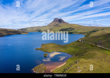 Stac Pollaidh vom Loch Lurgainn, Coigach, Wester Ross, Highlands, Schottland Stockfoto