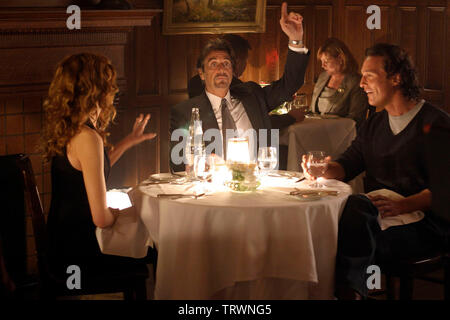 AL PACINO, MATTHEW MCCONAUGHEY und Rene Russo in ZWEI FÜR DAS GELD (2005). Copyright: Nur die redaktionelle Nutzung. Kein Merchandising oder Buch deckt. Dies ist eine öffentlich verteilten Handzettel. Zugriffsrechte nur, keine Lizenz des Urheberrechts zur Verfügung gestellt. Nur in Verbindung mit Werbung für diesen Film. Quelle: UNIVERSAL PICTURES/Album Stockfoto