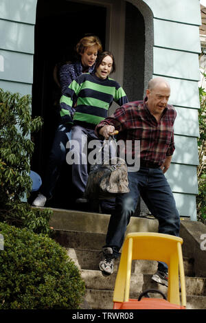 ALLISON JANNEY, J. K SIMMONS und Ellen Page in Juno (2007). Copyright: Nur die redaktionelle Nutzung. Kein Merchandising oder Buch deckt. Dies ist eine öffentlich verteilten Handzettel. Zugriffsrechte nur, keine Lizenz des Urheberrechts zur Verfügung gestellt. Nur in Verbindung mit Werbung für diesen Film. Quelle: FOX SEARCHLIGHT PICT/MANDAT PICT/Hr. MUDD/Album Stockfoto