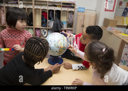 Lower East Side multi-ethnische Vorschule - Early Learning Center in Manhattan, New York City. Stockfoto