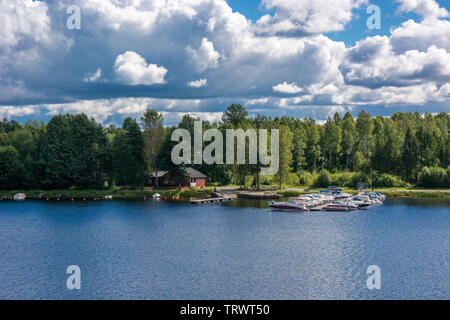 Landschaft bei Andelva rasteplass zu Sagmoen in Norwegen, in der Nähe der See Mjøsa Stockfoto