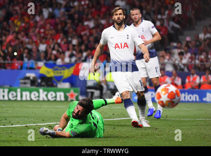 MADRID, Spanien - 1. JUNI 2019: Alisson Becker von der Liverpool dargestellt während der UEFA Champions League 2018/19 zwischen den Tottenham Hotspur (England) und dem FC Liverpool (England) an Wanda Metropolitano. Stockfoto