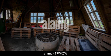 Grillhütte Heroy Island, Norwegen, Sommer 2019. Stockfoto