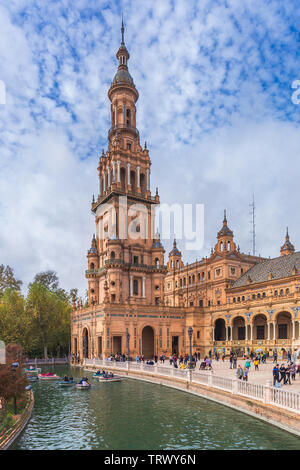 Spanien, Andalusien, Sevilla. Plaza de Espana Stockfoto