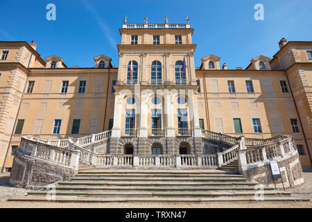 TURIN, Italien - 20 AUGUST 2017: Villa della Regina, Queen Palace Fassade, Low Angle View an einem sonnigen Sommertag in Turin, Italien. Stockfoto