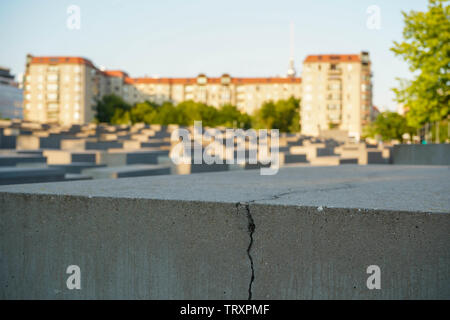 Blick auf die jüdische Holocaust-Mahnmal in Berlin, Deutschland Stockfoto