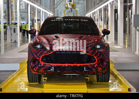 Aston Martin Lagonda, St Athan, South Wales. Aston Martin hoffen, Mitarbeiter von über 700 Personen, wenn sie in die gesamte Produktion mit Ihren neuen Autos gehen Stockfoto