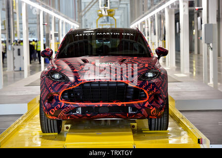 Aston Martin Lagonda, St Athan, South Wales. Aston Martin hoffen, Mitarbeiter von über 700 Personen, wenn sie in die gesamte Produktion mit Ihren neuen Autos gehen Stockfoto